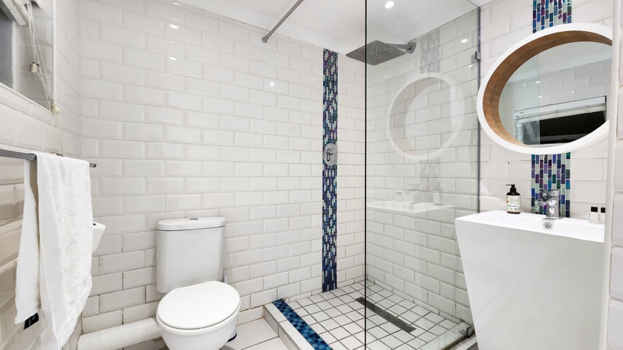 10 Bedroom Property for Sale in Bonza Bay Eastern Cape